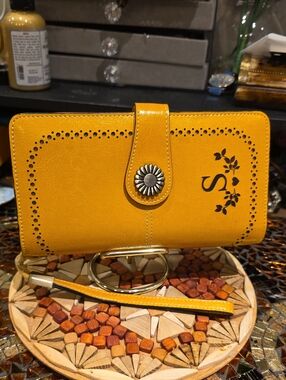 Source Unknown Mustard Yellow Floral Initial Wristlet Wallet